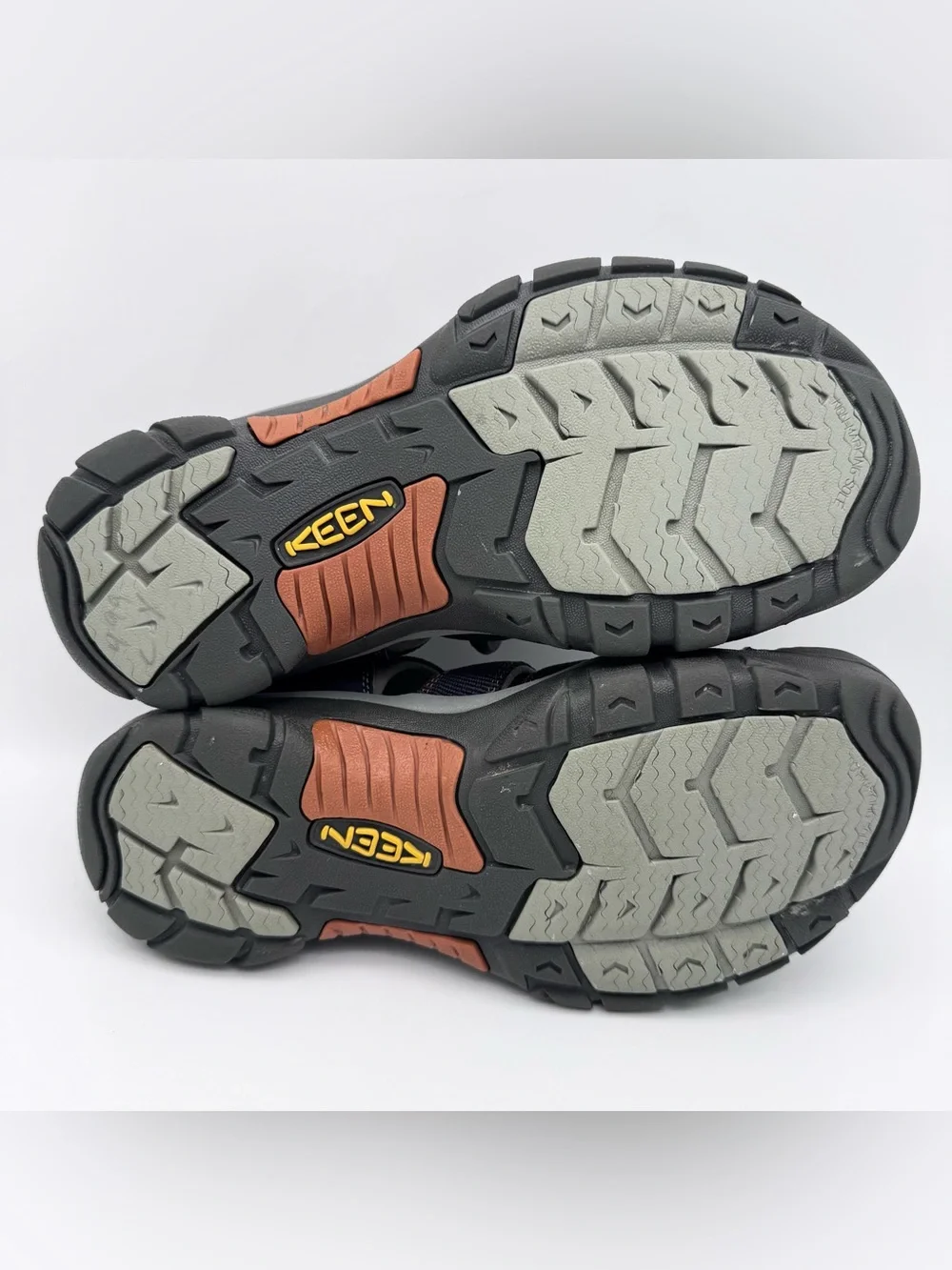KEEN Newport H2 India Ink Rust Waterproof Hiking Sandals Men's Size 9